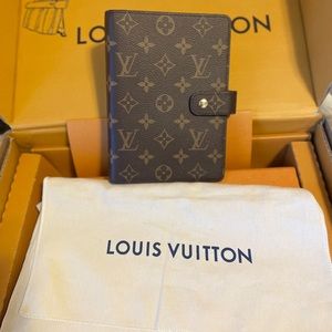 BRAND NEW LOUIS VUITTON MM AGENDA